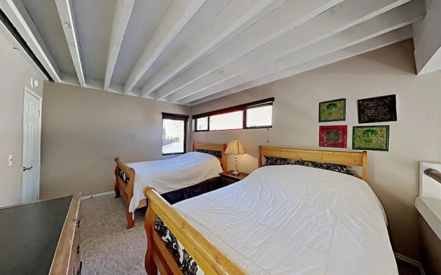 615 4 Bedroom Condo