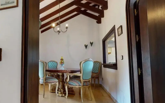 Cosy 5 Bedroom villa