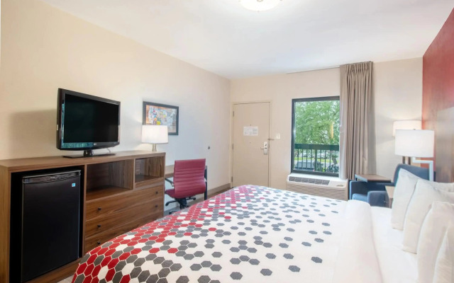 Econo Lodge Inn & Suites Foley - North Gulf Shores
