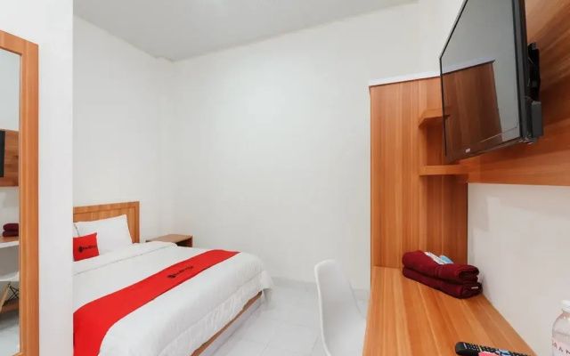 RedDoorz Plus Syariah Near Mall Boemi Kedaton Lampung