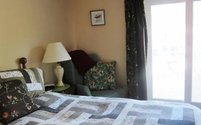 Twin Pines Bed and Breakfast