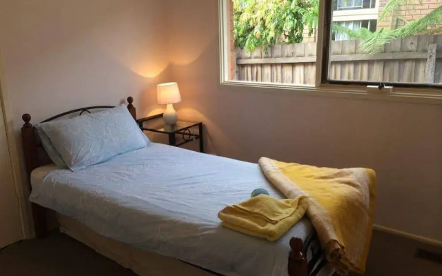 Australian Home Away @ Doncaster Pine Hill