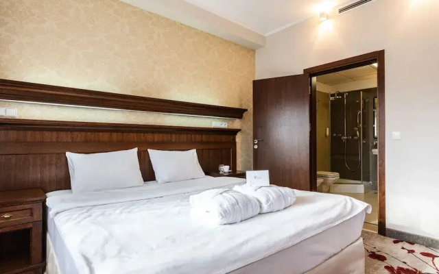 Crocus Hotel