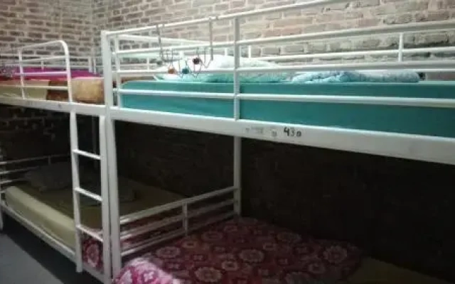 Grupo Rh - Hostel