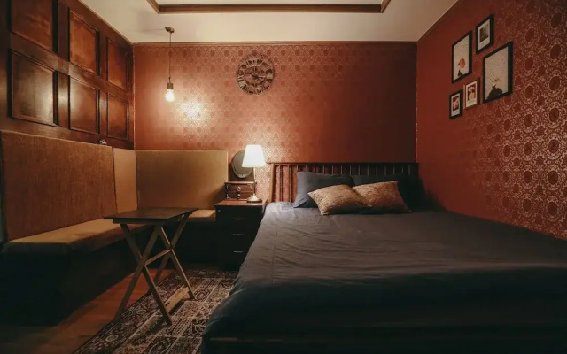 Antique House