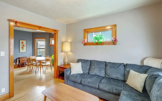 Walk to Nightlife District! Omaha Benson Bungalow