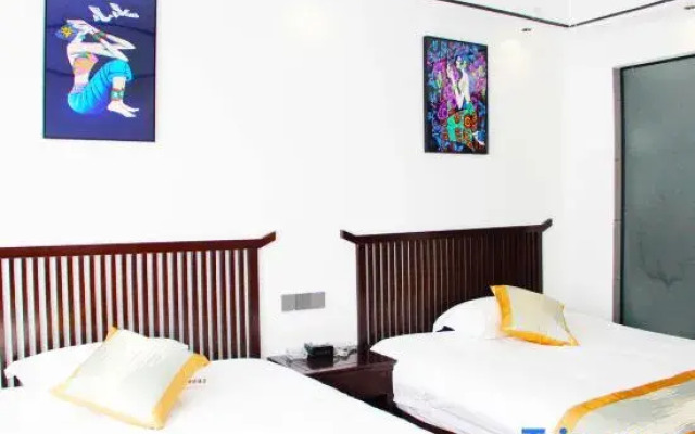 Yuyue Homestay (Fenghuang Ancient Town Hongqiao)