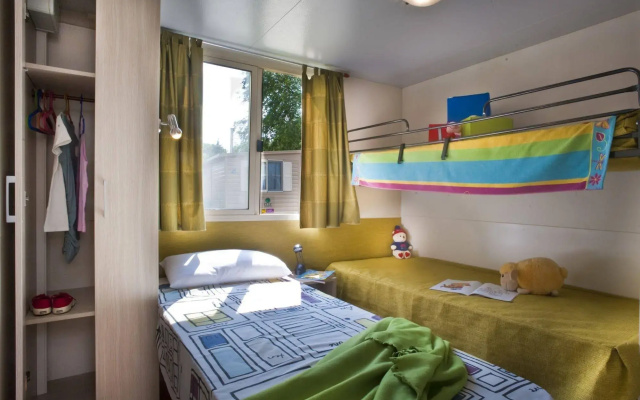 hu Altomincio village
