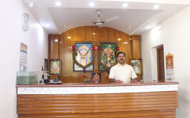 Saravanas Lodge