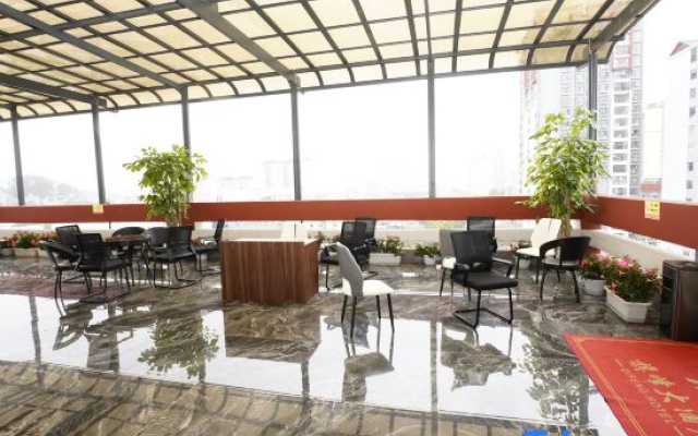 Qifeng Hotel
