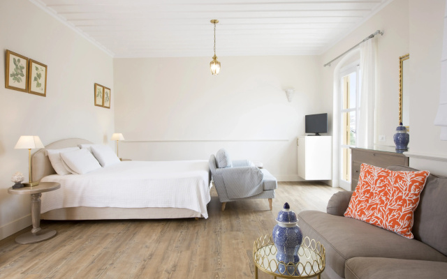 Dorion Hotel