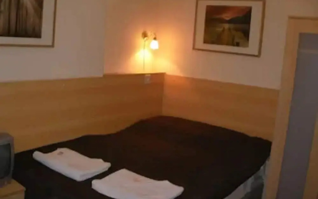 Metro Hotel