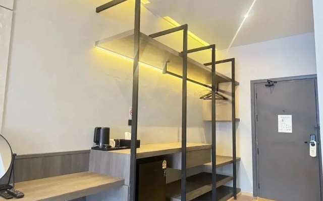 Leon's Loft House