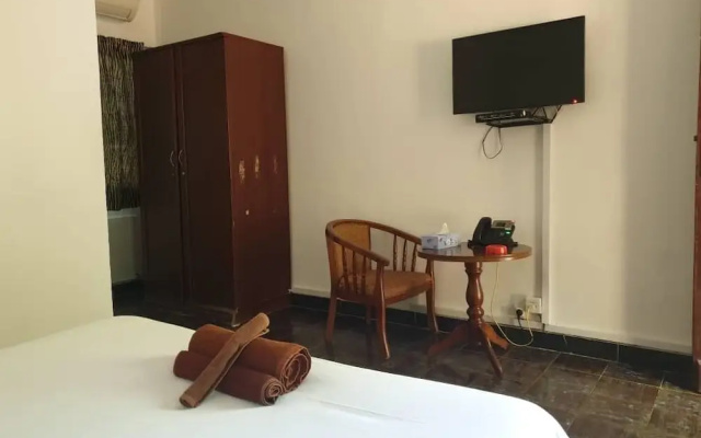 African Village Hotel