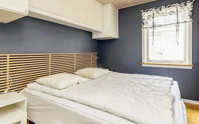 5 Star Holiday Home in Hals