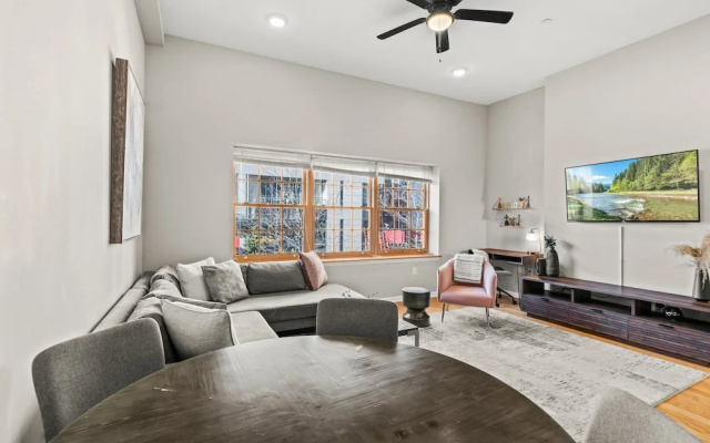 261 S 17th Street