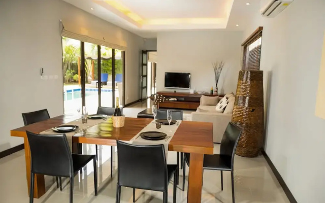 Villa Bukit by Holiplanet