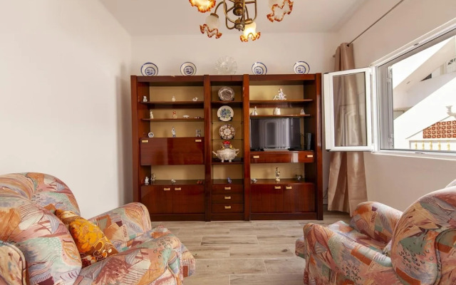 B100 - Abrotea Quaint 2 Bed Apartment in Lagos