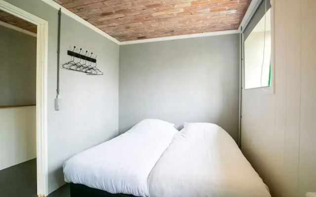 Cozy Holiday Home in Sint Maartensvlotbrug With a Garden