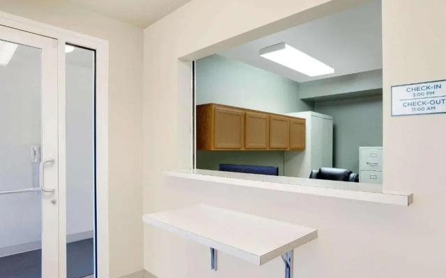 Woodspring Suites Baton Rouge Airport