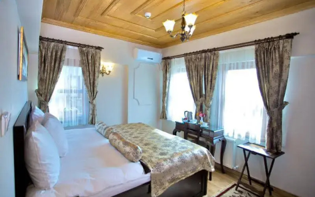 Fides Apartments
