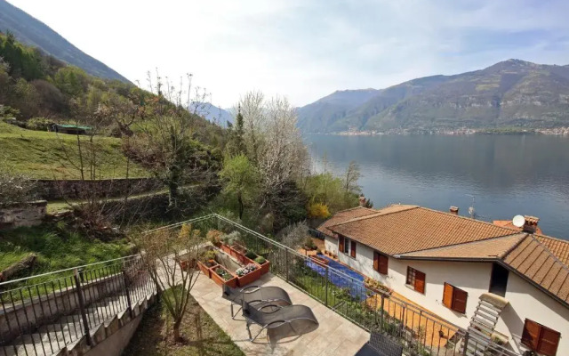 Apartments in Lezzeno Lake Como