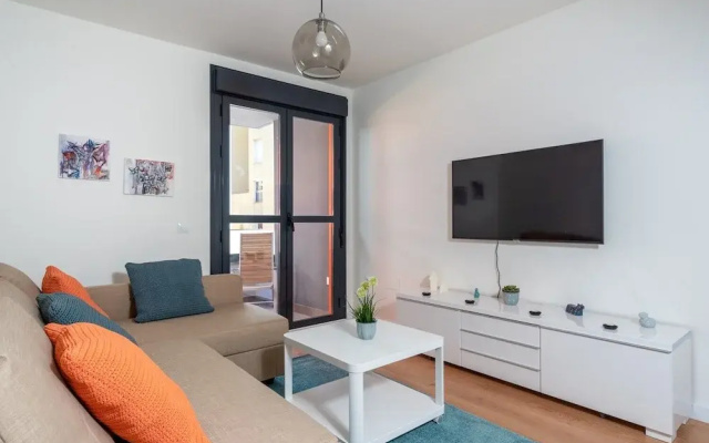 Central and Beachfront Apartment with Balcony Ref 131