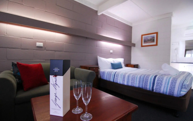 Mayfair Motel