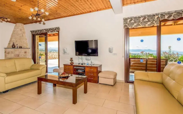 Sunset View Villa in Argaka