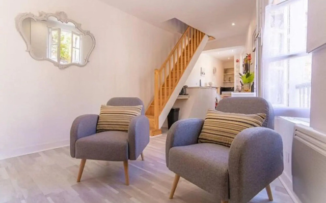 Charming holiday home in Ségur-le-Château with parking