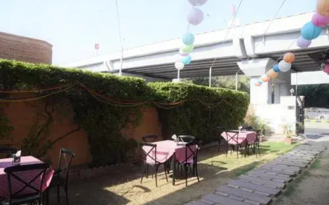 Rukkmani Guest House