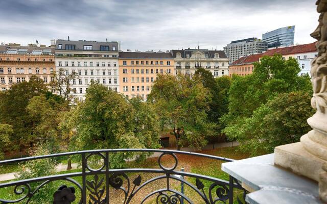 Отель K+K Palais Hotel Австрия, Вена - 9 отзывов об отеле, цены и фото номеров - забронировать отель K+K Palais Hotel онлайн балкон