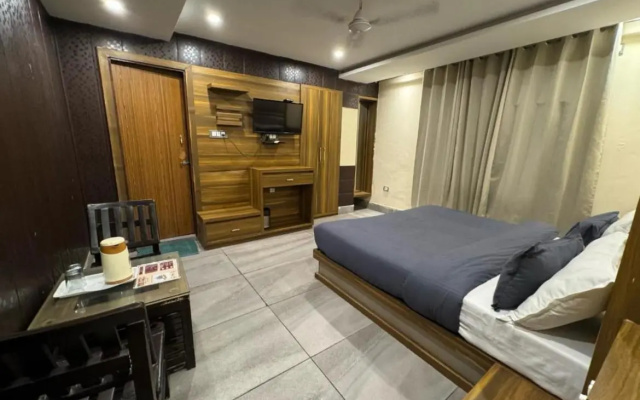 Hotel Green Leaf By T And M Hotels