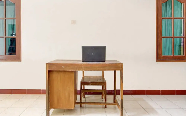 OYO Life 93662 Kost Pak Budi