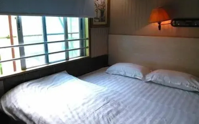Small Xierdun Hotel