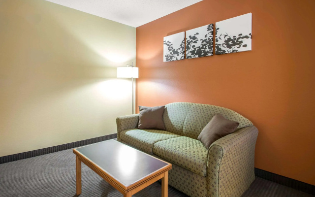 Comfort Inn & Suites Sheboygan I-43