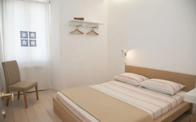 Center 2 Rooms