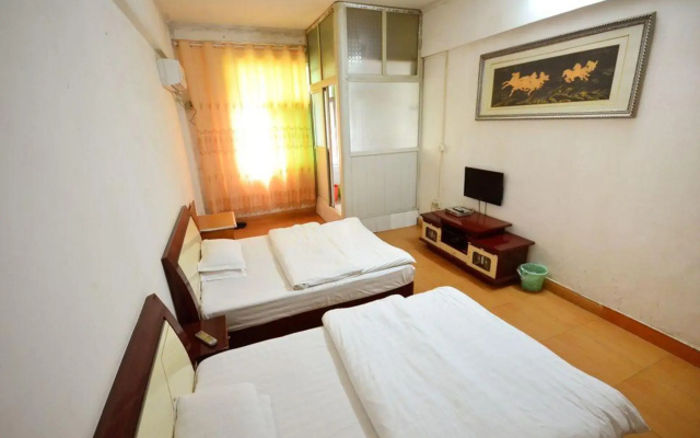 Sanjiang Hotel (Chuhe Hanjie Metro Station Provincial Museum)