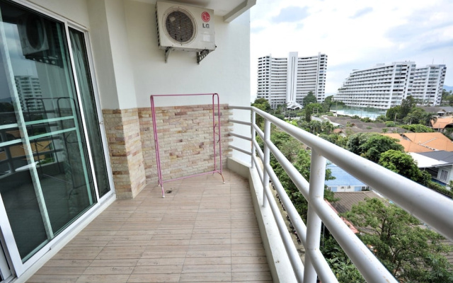 Sea-view Studio With Large Balcony - View Talay 5D