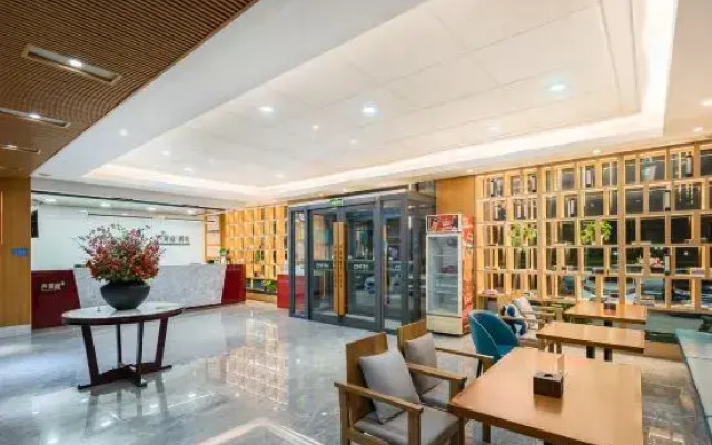 Luyating Hotel (Xiong'an New Area Rongcheng Aowei Road Branch)