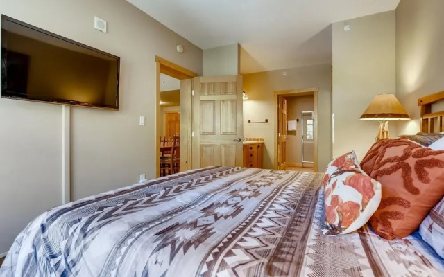 Passage Point 202 2 Bedroom Condo by RedAwning