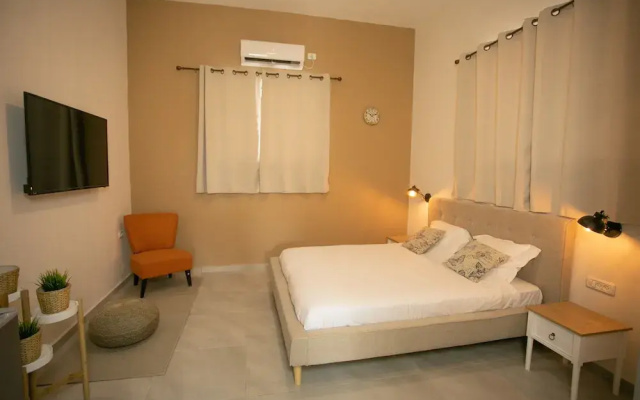 Eshel Mansion