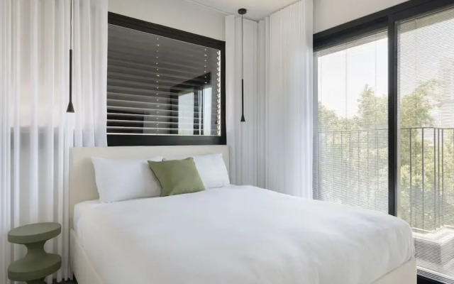 Skyline Serenity by tlv2rent