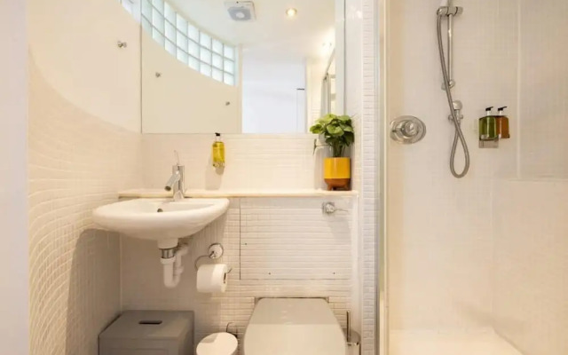 Soho Warehouse Loft With Concierge Lift