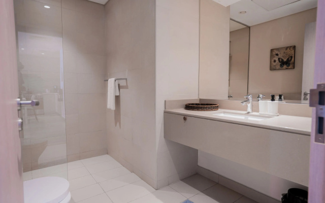 Nasma Luxury Stays - Water's Edge in Yas