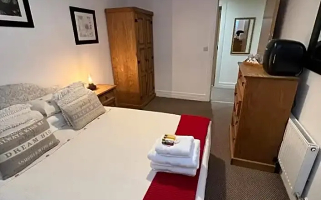 Princes Dock Street Room Only