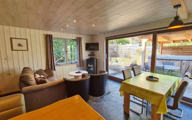 Chalet Near Durbuy With Garden & BBQ
