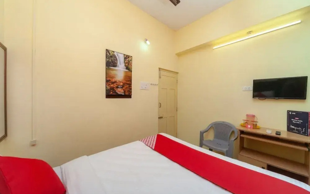 OYO 24898 Senthur Murugan Residency