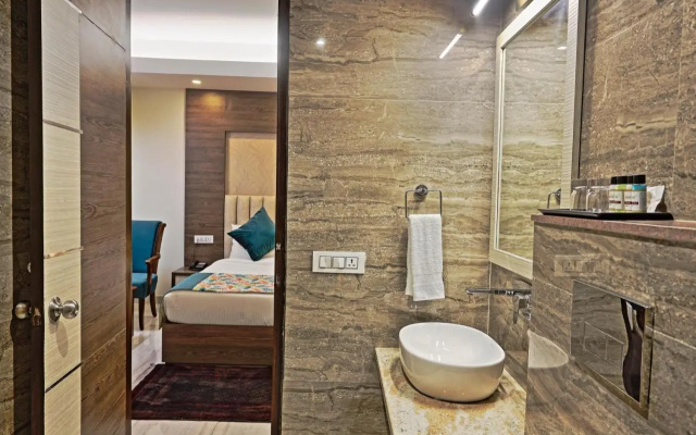 Hotel Cardinal Express OXMO Delhi Airport
