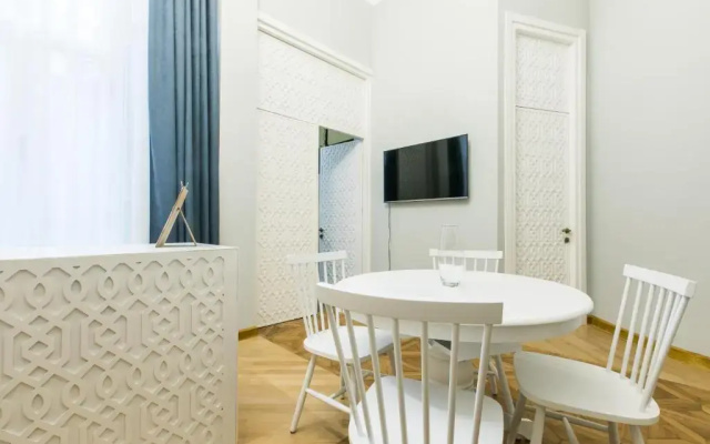 KuXoS Apartment On Machabeli Street